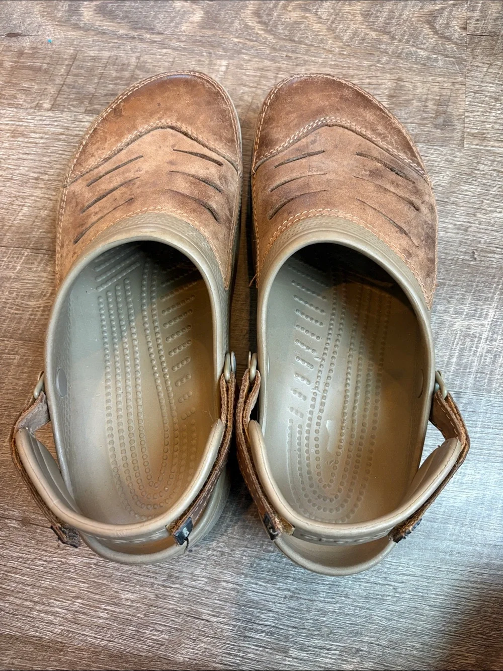 Crocs Yukon Vista Clogs Mens 11 Brown Leather Upper Slip On Back Strap Cushioned